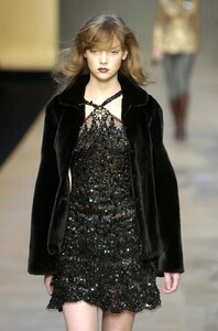 Blumarine-FW2004-Heather-Marks-11.jpg