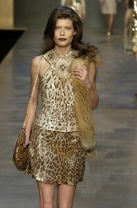 Blumarine-FW2004-Louise-Pedersen-16.jpg