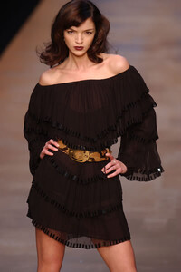 Blumarine-FW2004-Mariacarla-09.jpg