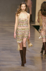 Blumarine-FW2004-Natasha-Poly-01.jpg