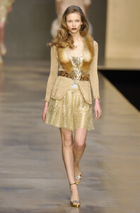 Blumarine-FW2004-Natasha-Poly-07.jpg