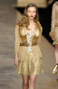 Blumarine-FW2004-Natasha-Poly-08.jpg