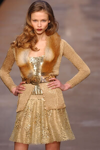 Blumarine-FW2004-Natasha-Poly-12.jpg