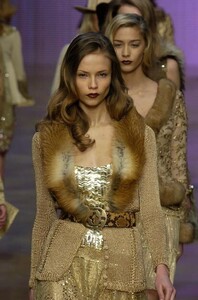 Blumarine-FW2004-Natasha-Poly-14.jpg