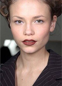 Blumarine-FW2004-Natasha-Poly-17.jpg