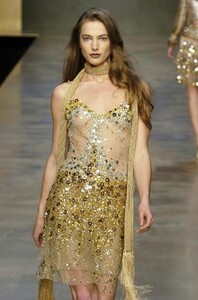 BlumarineFW2004-Jessica-Miller-19.jpg