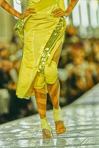 CHRISTIAN-DIOR-FALL-1999-HC-065.jpg