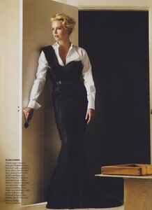 CT_Testino_US_Vogue_September_2009_01.thumb.jpg.6f56132076a7c929c49c4e6db8972ac5.jpg