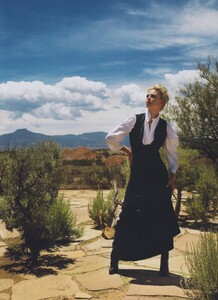 CT_Testino_US_Vogue_September_2009_10.thumb.jpg.07e80272751aa5a0303026836f9e4fce.jpg