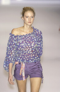 Cacharel-SS2004-Audrey-Lindvall-04.jpg