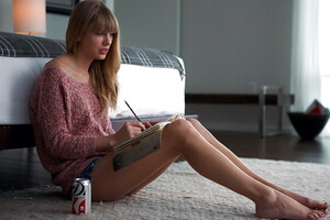 Celebrities_NON-Porn_Sexy_Taylor_Swift_4442564-90.jpg