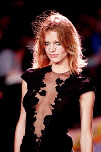 Chloe-FW1998-02.jpg