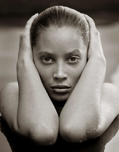 Christy-Turlington-Hollywood-1988-Herb-Ritts.jpg