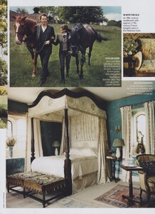 Country_Roy_US_Vogue_September_2009_06.thumb.jpg.e175280793ba02b8a9902b4e0adc99eb.jpg