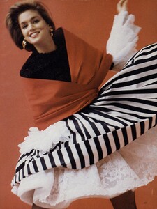 Couture_Maser_US_Vogue_October_1987_08.thumb.jpg.19d81745b9d97decfbec576c3315f55f.jpg