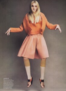 Demarchelier_US_Vogue_September_2007_07.thumb.jpg.fd9e4222c446c868ce98fb9b671cceb5.jpg