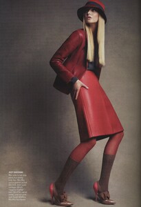 Demarchelier_US_Vogue_September_2007_11.thumb.jpg.a8e9d29cf485cf3ea7bae03f0658fa97.jpg