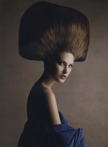 Demarchelier_US_Vogue_September_2008_02.thumb.jpg.755a1bdaa33ddbe46d08334769b1edfd.jpg