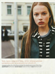 ELLE-RU-Feb2001-Polina-Kouklina-by-HellinKay-08.jpg