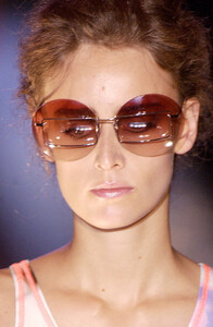 Fendi-SS2004-Details-AnneCatherine.jpg