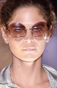 Fendi-SS2004-Details-Frankie.jpg