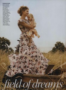 Field_Testino_US_Vogue_November_2008_01.thumb.jpg.48d438e3707b3a41500be01cd562c1c0.jpg