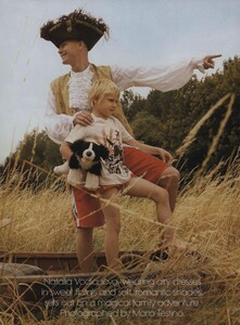 Field_Testino_US_Vogue_November_2008_02.thumb.jpg.b6b72b4fac7ab45b49803aef95d0b8a4.jpg