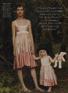Field_Testino_US_Vogue_November_2008_07.thumb.jpg.e11acb51870ca75c2f7824f814d61660.jpg