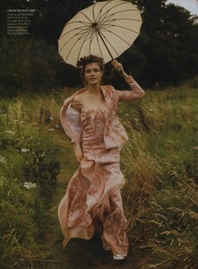 Field_Testino_US_Vogue_November_2008_13.thumb.jpg.8f66bb03b43957afe9aed77ba15fae8b.jpg