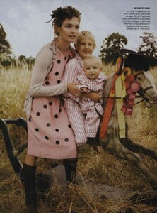 Field_Testino_US_Vogue_November_2008_14.thumb.jpg.a04590c8c591a84b06cd69bf8f2f2e38.jpg