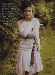 Field_Testino_US_Vogue_November_2008_15.thumb.jpg.c47eb053311a2ac053afcc167de9e6ca.jpg