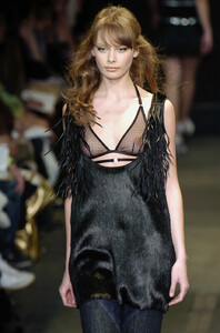 Gaspard-Yurkievich-FW2004-02.jpg