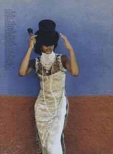 Heat_von_Unwerth_US_Vogue_March_1998_11.thumb.jpg.3bcc6b6ba9a1aee11a4470fdccb769a1.jpg