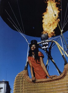 Heat_von_Unwerth_US_Vogue_March_1998_18.thumb.jpg.72cf5a47df801ee111aae5d9ab918c83.jpg