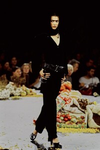 JEAN-PAUL-GAULTIER-SPRING-1998-RTW-010.jpg