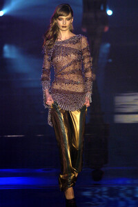 Julien-Macdonald-FW2004-01.jpg