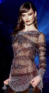 Julien-Macdonald-FW2004-05.jpg