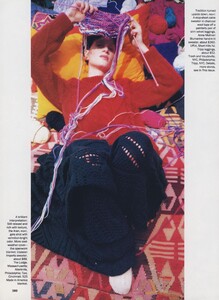 Lagerfeld_US_Vogue_October_1993_03.thumb.jpg.033480c67327854b66906aa05d562449.jpg