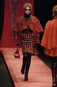 Laura-Biagiotti-FW2004-01.jpg