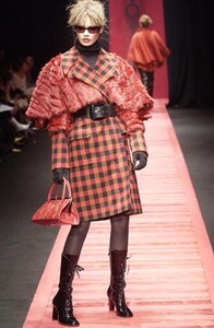 Laura-Biagiotti-FW2004-03.jpg