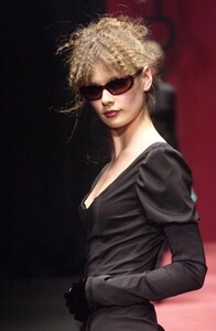 Laura-Biagiotti-FW2004-08.jpg
