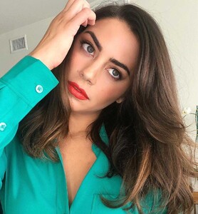 Lorenza-Izzo-sexy-lips.jpeg.jpeg