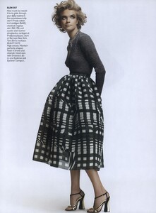 McDean_US_Vogue_February_2008_09.thumb.jpg.9020ee24c67c00414e73d236e9aee018.jpg