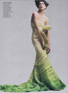 McDean_US_Vogue_September_2007_07.thumb.jpg.0892f5599e46f00ad89c1eeb3f889032.jpg
