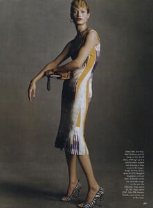 Meisel_US_Vogue_March_1998_10.thumb.jpg.25bd48460d3d640c68ee61cde69ec134.jpg