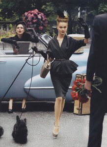 Meisel_US_Vogue_September_2009_16.thumb.jpg.4b187ca6bb3165c02cde62312f21c792.jpg