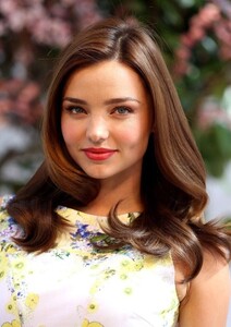 MirandaKerr9976542345677655679765456743234567.thumb.jpg.d65ad8264286d2ccf0cc31110fc92cdd.jpg