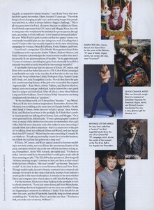 Model_Penn_US_Vogue_March_1998_04.thumb.jpg.2e2de70cf35d3d3b83ebc72dd05bf04a.jpg
