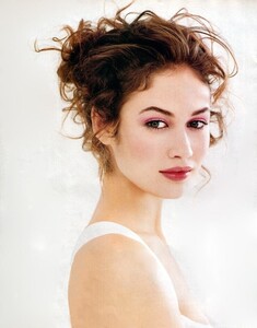 OlgaKurylenko97654567876544567.thumb.jpg.f93571c0d9bf0f73673cc5035433c68d.jpg