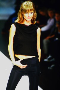 Paco-Rabanne-Spring-2000-4.thumb.jpg.feb0536fb9a0a6b730f3d54766decda4.jpg